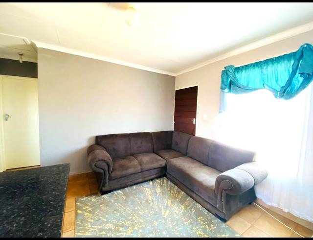 2 BEDROOM HOUSE FOR SALE IN SAVANNA CITY
